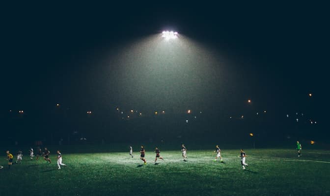 サッカーの試合風景 — 戦術の歴史は100年以上にわたる